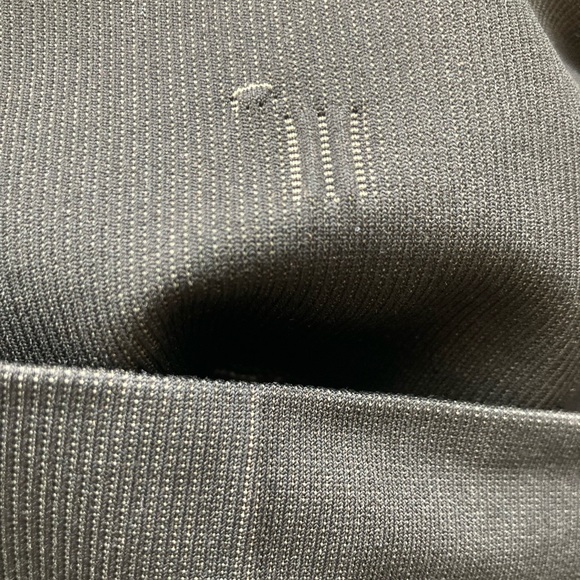 Lululemon In The Flow Crop - Size 6 - Picture 5 of 5